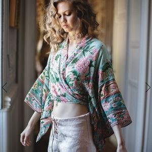 Spell and the gypsy lotus cropped kimono